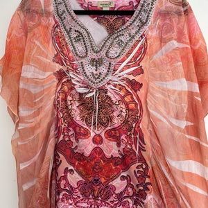 Women’s extra large short sleeve blouse.